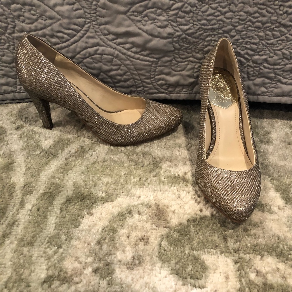 Vince Camuto champagne sparkling heels size 6
